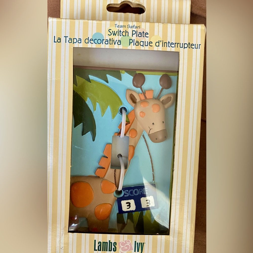 Babies room Switch Plate Lambs & Ivy . Giraffe on blue background. new in box🦒